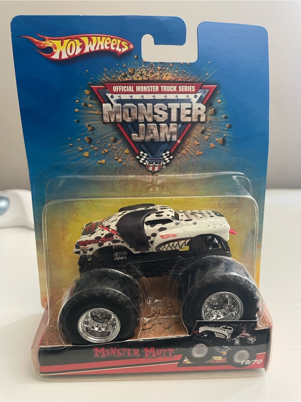 Hot wheels monster jam monster mutt truck